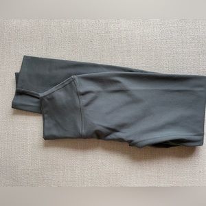 Crop shop boutique serenity legging